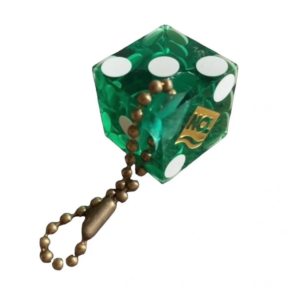 NEW Norwegian Cruise Line Casino Green Die Keychain NCL 3/4